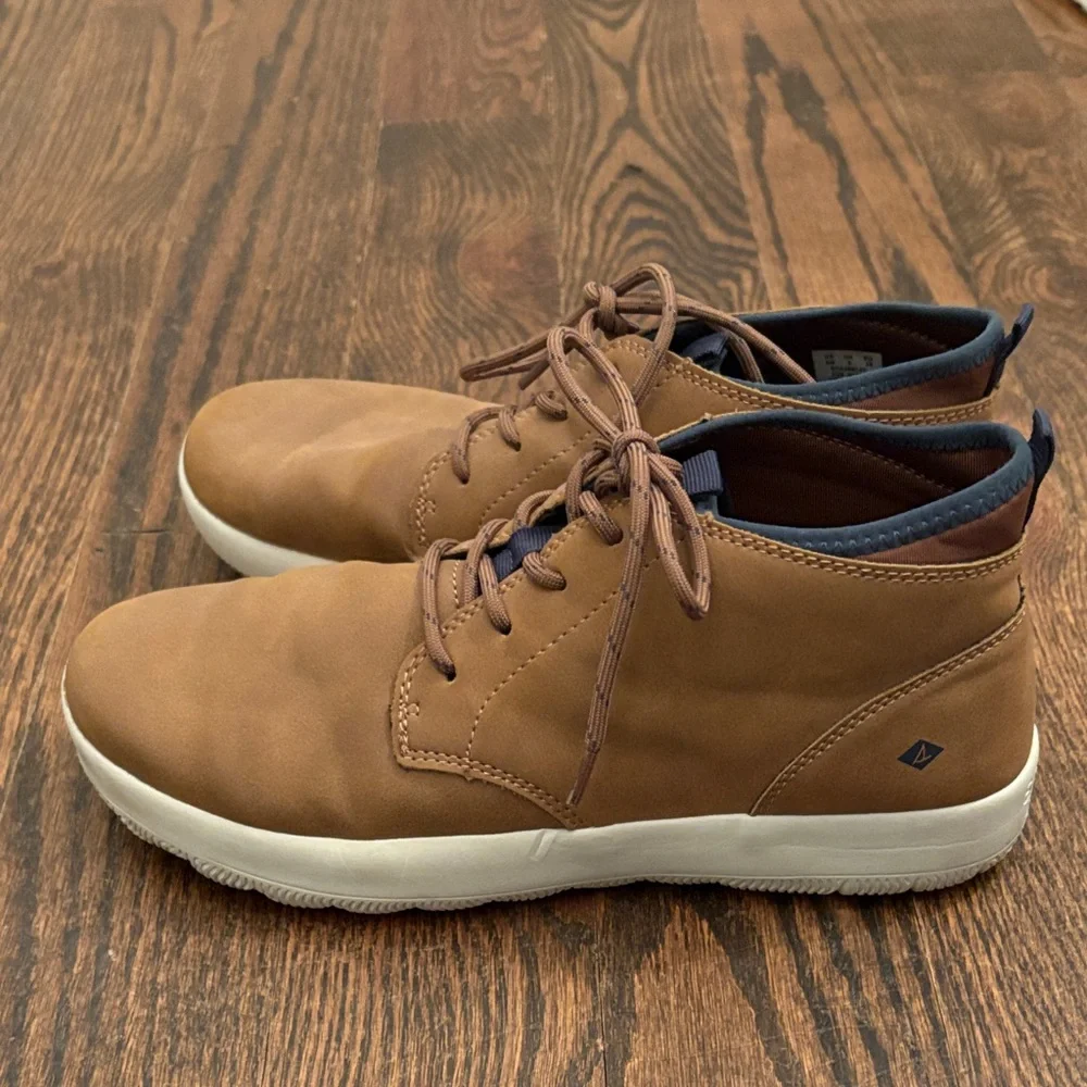 Sperry Youth size 6 Shoes